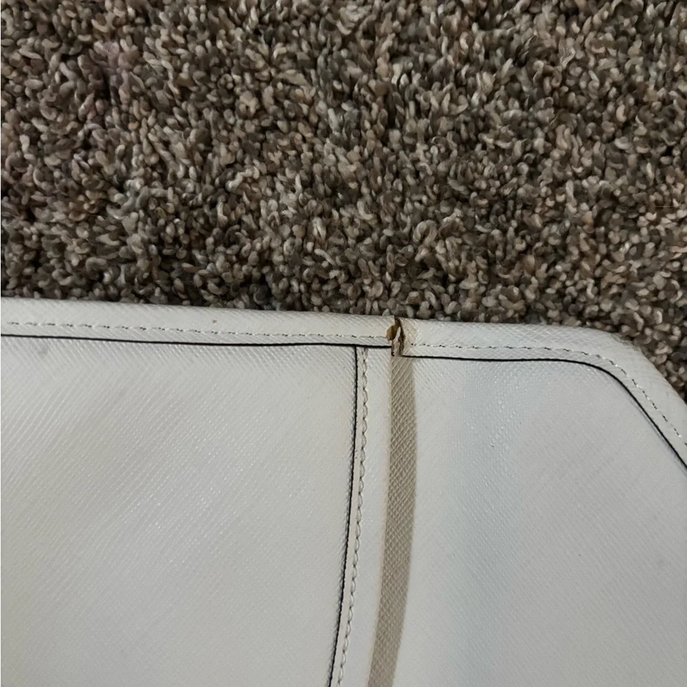 Michael Kors Elegant White Tablet Sleeve